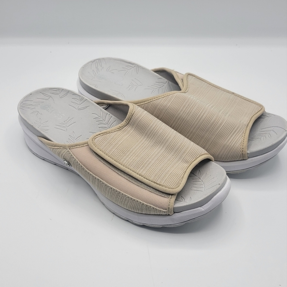 BZees slides with velcro size 9.5M